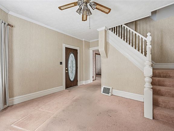 4th image of 29 E Ridge Ave