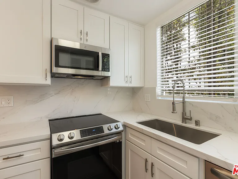 1411 N Harper Ave #6 — Photo 10