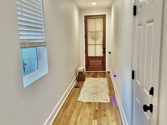 Front door/foyer