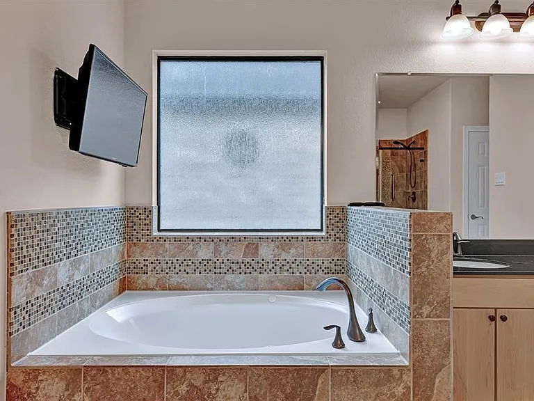 2725 Kings Retreat Cir — Photo 14