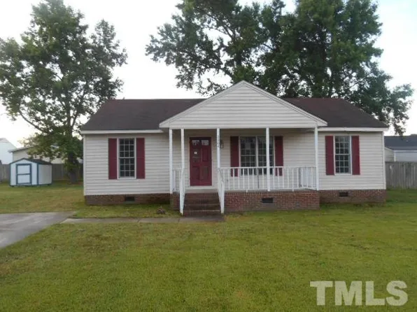 2204 Brians Dr E, Wilson, NC 27893