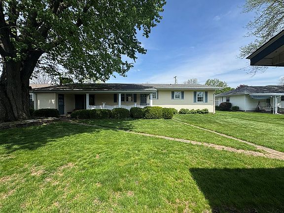 3rd image of 985 Highland Ave