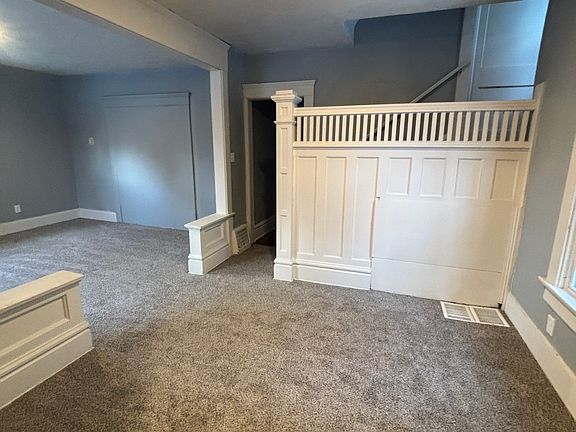 5th image of 682 Upson St #1DOWN