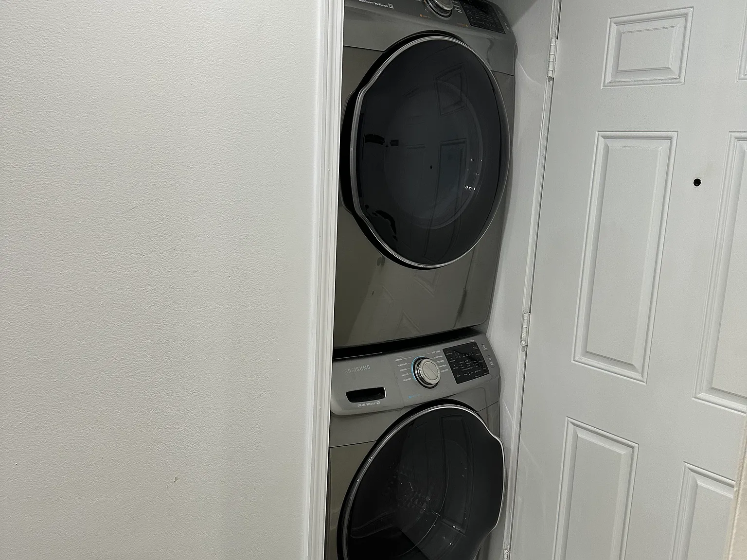 2 bed, 2.5 bath, 1280 sqft, $2,500 — Photo 4