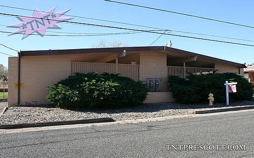 336 Country Club Cir Photo 1
