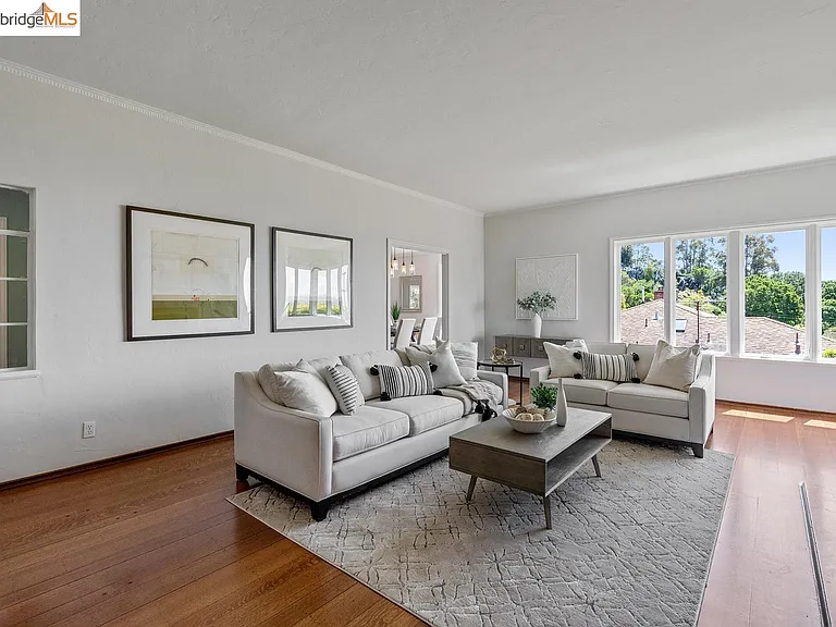 2322 Arlington Blvd — Photo 3