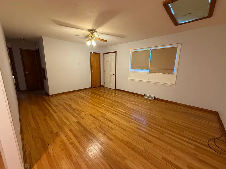 853 Vassar Dr — Photo 3