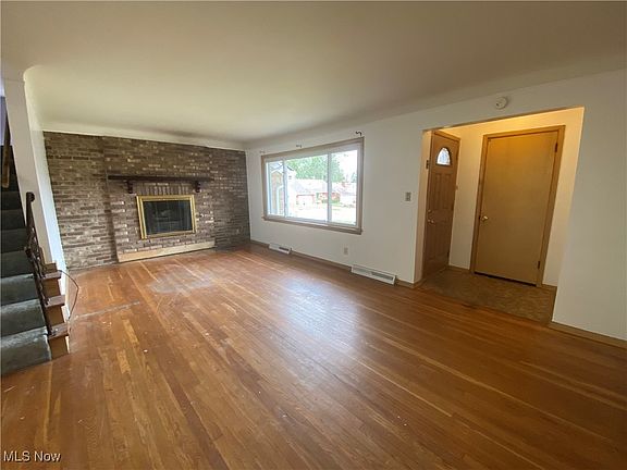 2nd image of 30418 Briar Ct