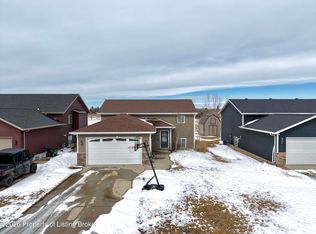 207 Ray Jay Cir, Taylor, ND 58656