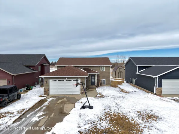 207 Ray Jay Cir, Taylor, ND 58656