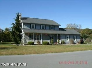 1042 Creekside Ln, Jersey Shore, PA 17740