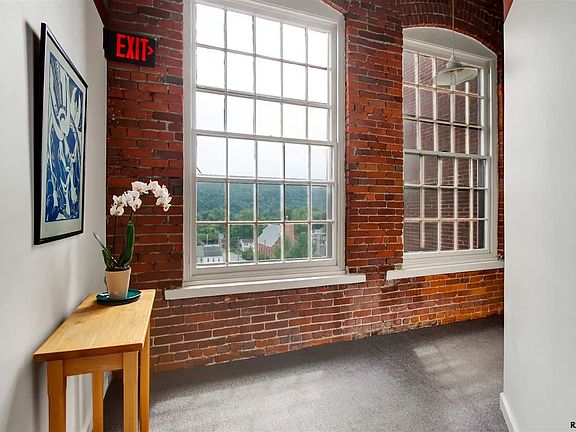 3rd image of 50 N Pine St