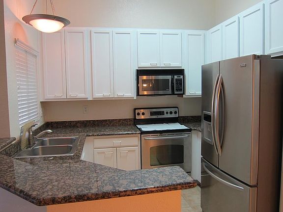 4th image of 78650 Avenue 42 APT 1704
