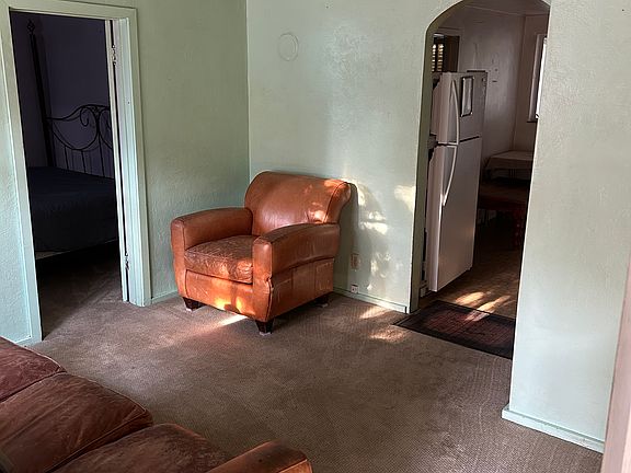 2nd image of 514 Laurel St