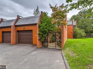 39 Malibu Ct, Towson, MD 21204