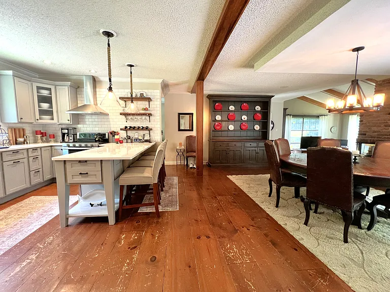 565 Moulton Ln — Photo 10