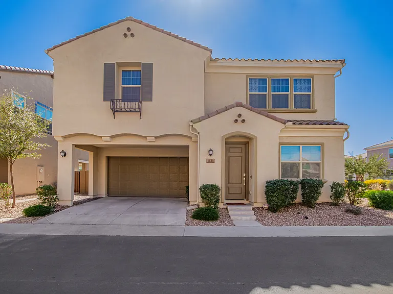 1131 E Marlin Dr — Photo 1