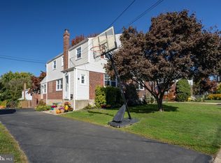 760 Oak View Rd, Ardmore, PA 19003