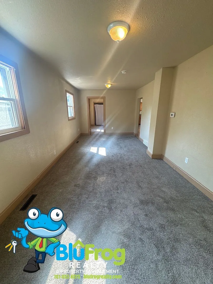 530 3rd St SE, Jamestown, ND 58401 — Photo 3