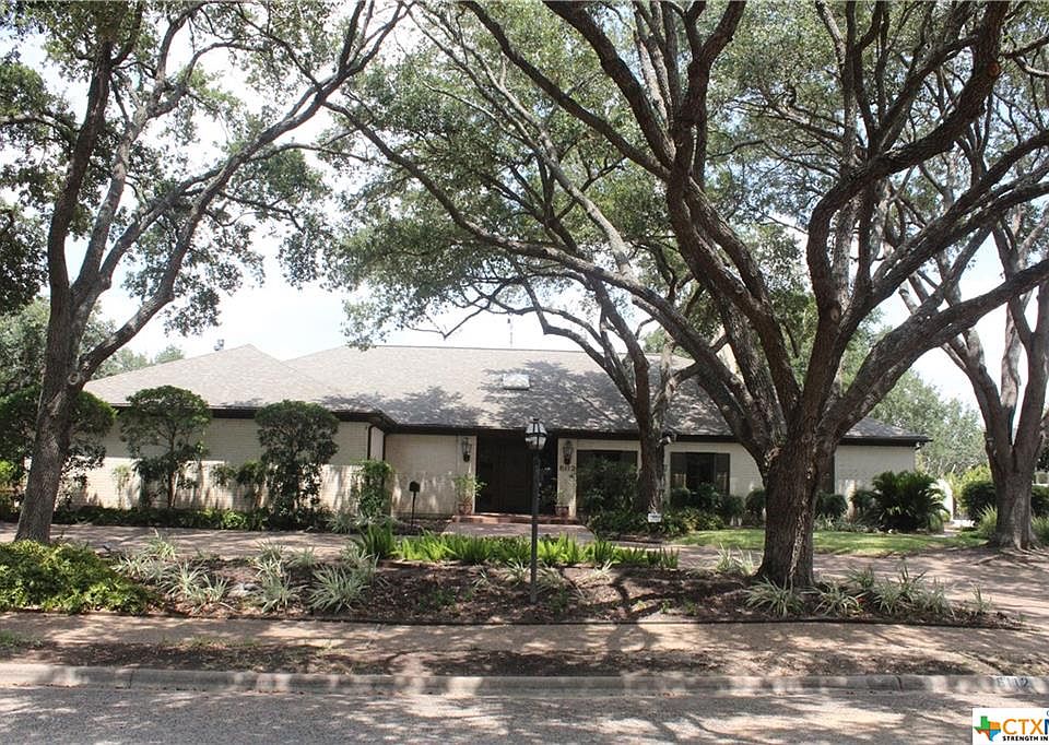 1st image of 6112 Country Club Dr