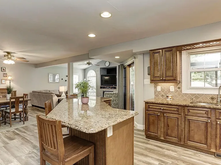 8780 Teresa Ln — Photo 13