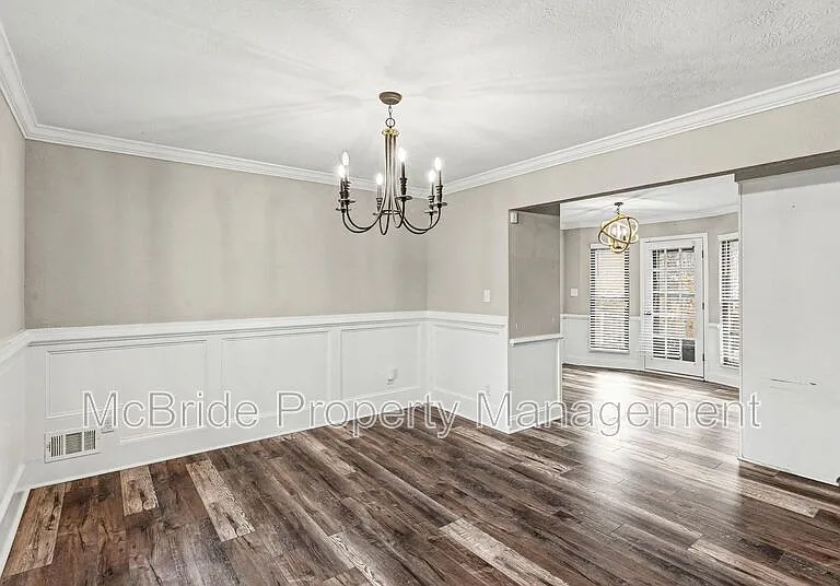 1304 Dominica Dr — Photo 6