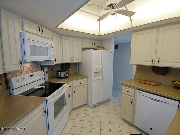 5th image of 1 Oceans West Blvd APT 15A2