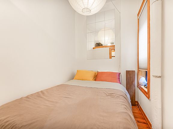 5th image of 325 E 88th St APT 5