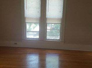 1005 1/2 N McLean St, Bloomington, IL 61701