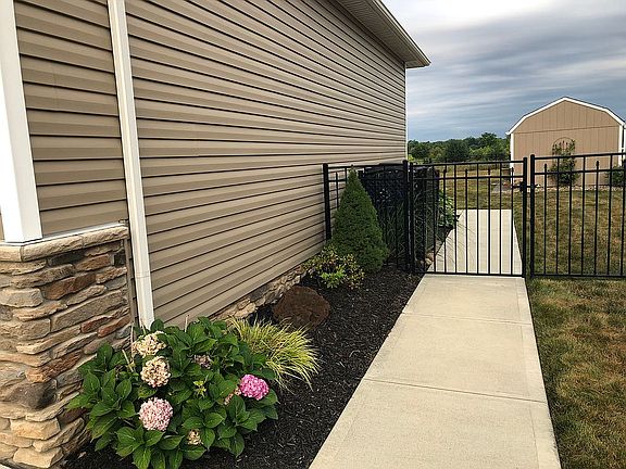 3rd image of 4755 Perie Wood Ln