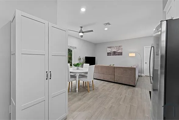 3 bed, 1314 sqft, $2,400 — Photo 2