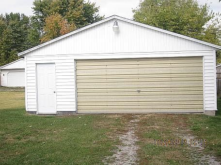 Large 2 car garage