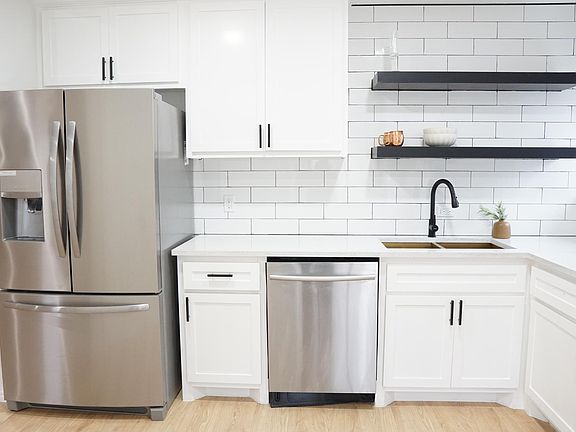 2nd image of 6033 Frontier Ln