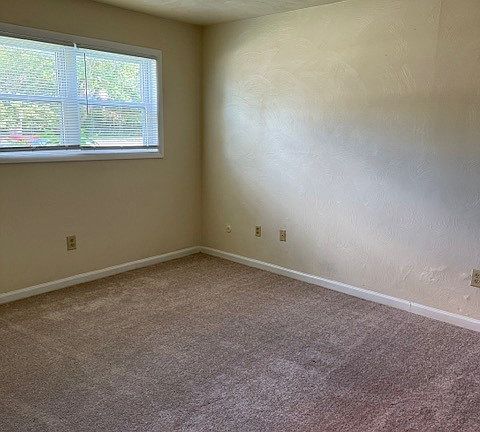 4th image of 316 Homestead Ln #B