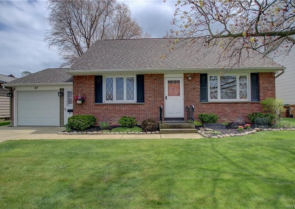 1st image of 27 Louise Dr