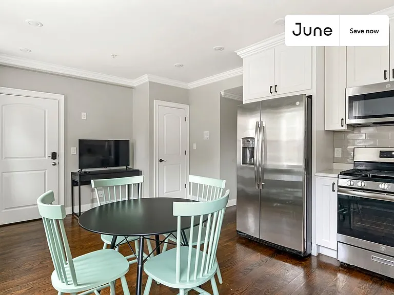 490 Washington St — Photo 5
