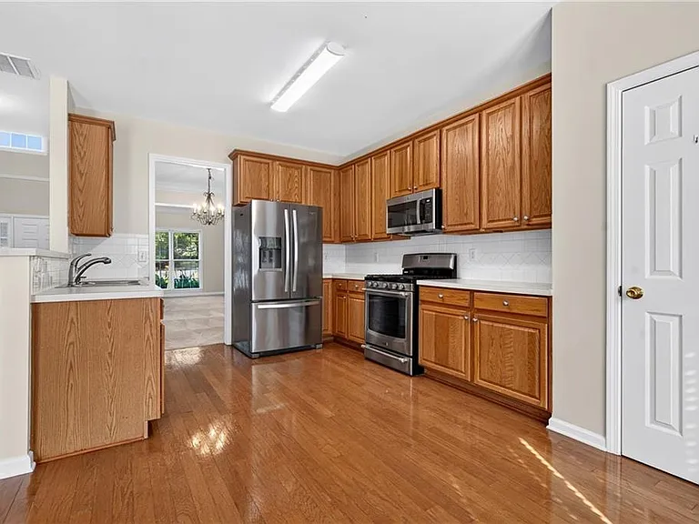 2311 Ravinia Ct NE — Photo 12