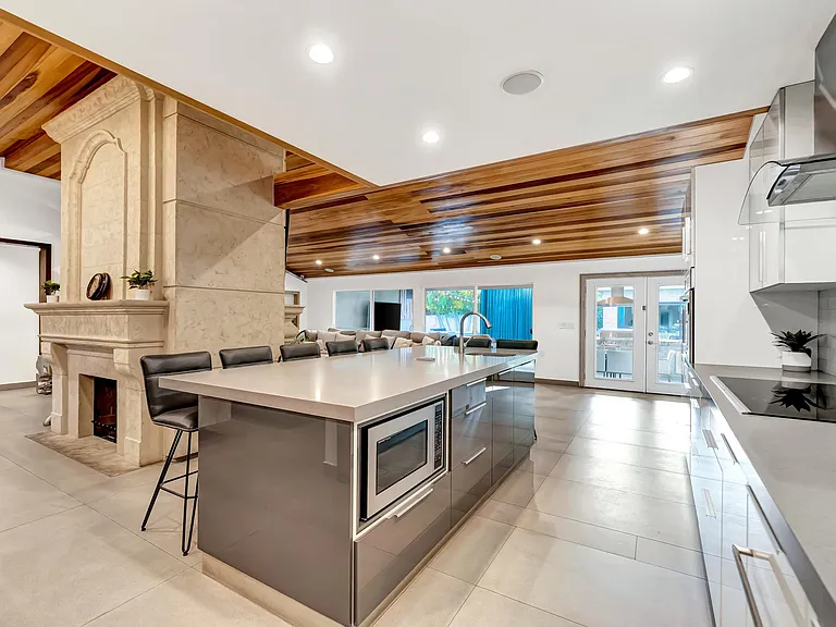 5817 Ranchito Ave — Photo 46