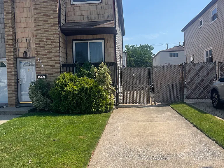 375 Getz Ave — Photo 3