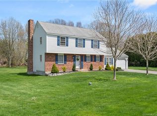 66 Renee Dr, Pawcatuck, CT 06379