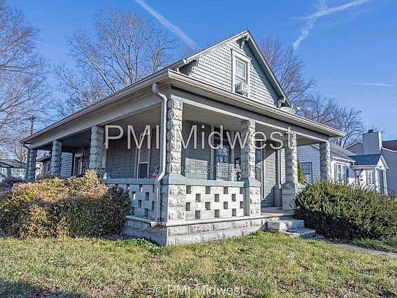 2nd image of 156 W Main St #C