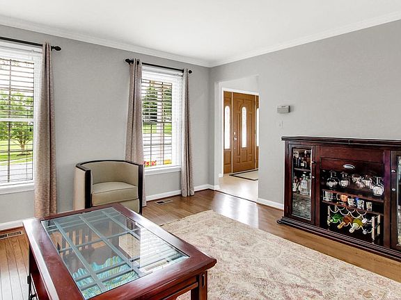 4th image of 808 Delray Dr