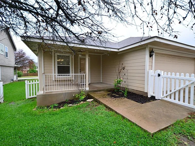 1215 Cardigan St — Photo 40