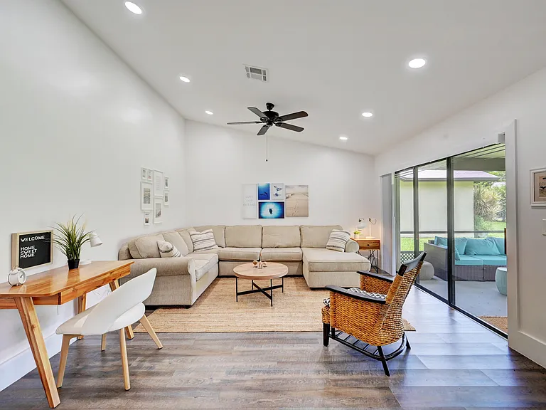 2756 Carnation Ct — Photo 4