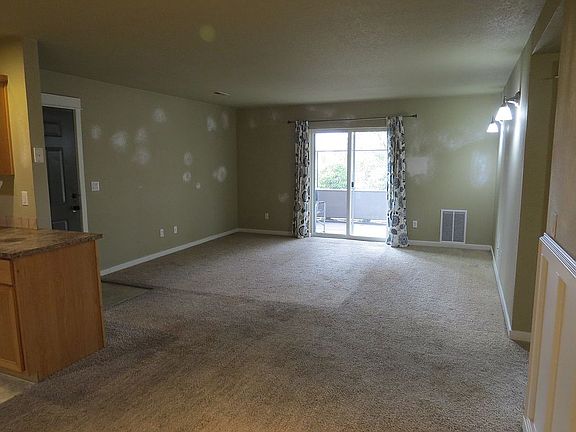 Dining room to living room