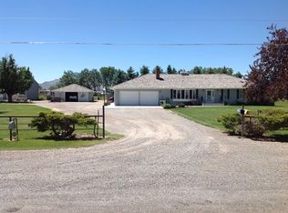 121 Adams Ln, Cody, WY 82414