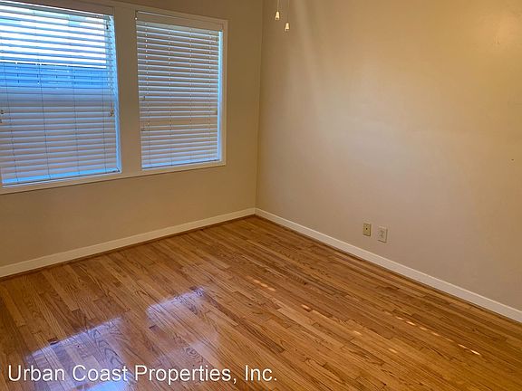5th image of 3016 Beech St