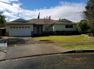 1032 E Vartikian Ave, Fresno, CA
