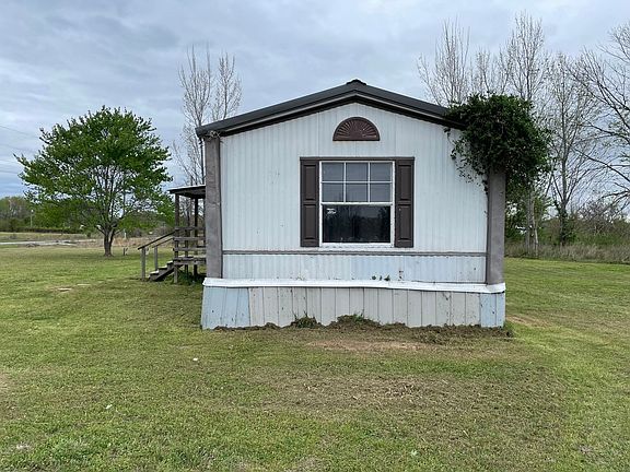 2nd image of 395 Pigeon Rd