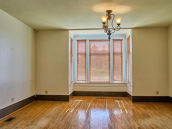 3rd image of 305 Batterson Street